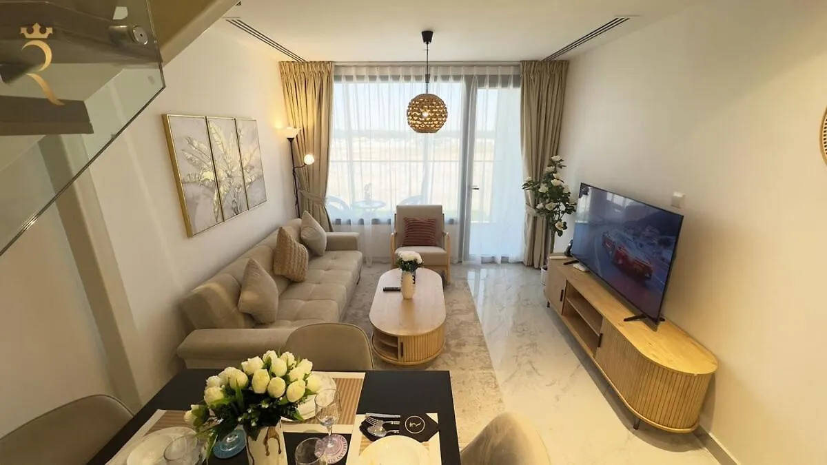 Rooftop Luxury 2Br Haven With Jacuzzi In Masdar City アブダビ