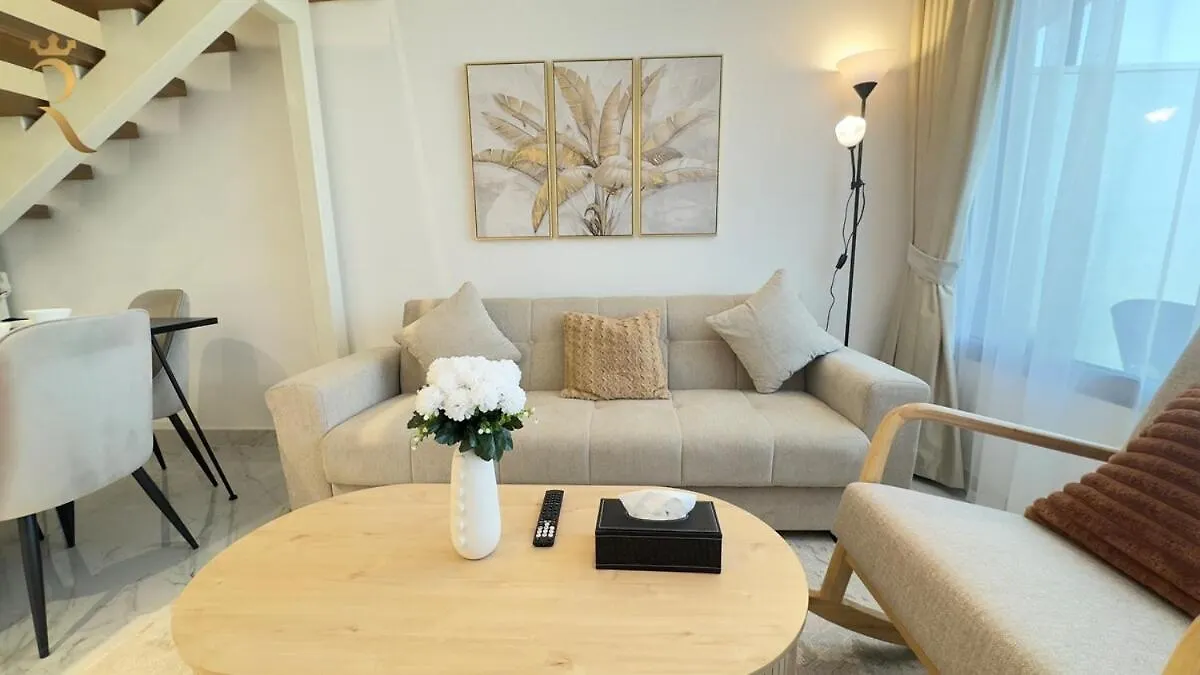 アパート Rooftop Luxury 2Br Haven With Jacuzzi In Masdar City アブダビ アラブ首長国連邦