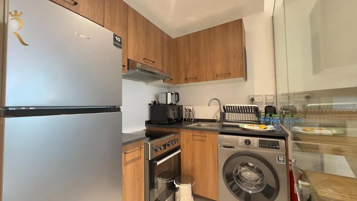 Rooftop Luxury 2Br Haven With Jacuzzi In Masdar City アブダビ