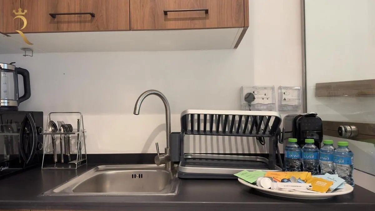 Rooftop Luxury 2Br Haven With Jacuzzi In Masdar City アブダビ